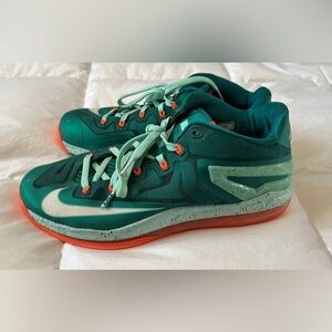 Men’s Nike Lebron’s size 10.5